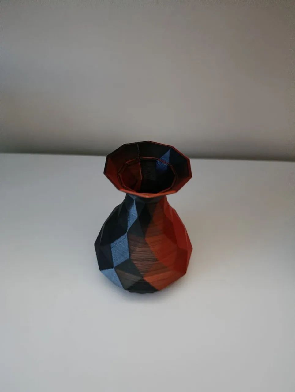 Kit 3 vasos impressão 3D bicolor (vermelho e preto) - Foto 3