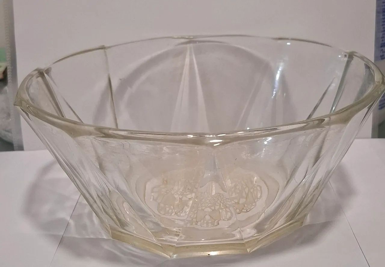Saladeira e prato de bolo de vidro antigos