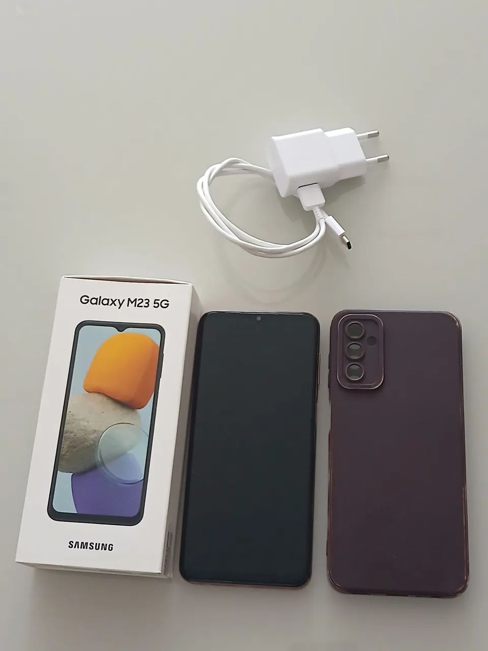 Celular Samsung M23 5G com acessórios e caixa