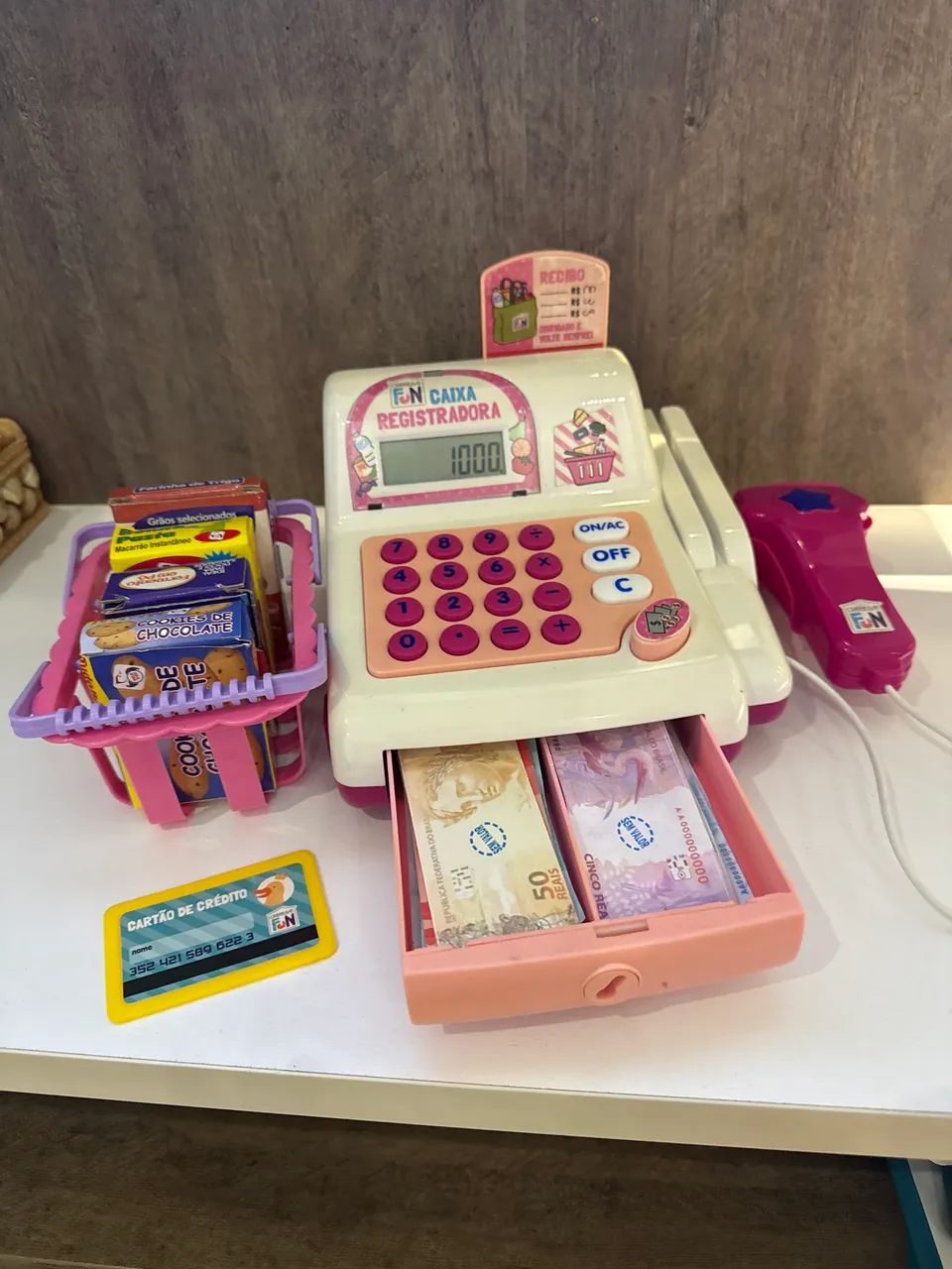 Caixa registradora rosa mercadinho