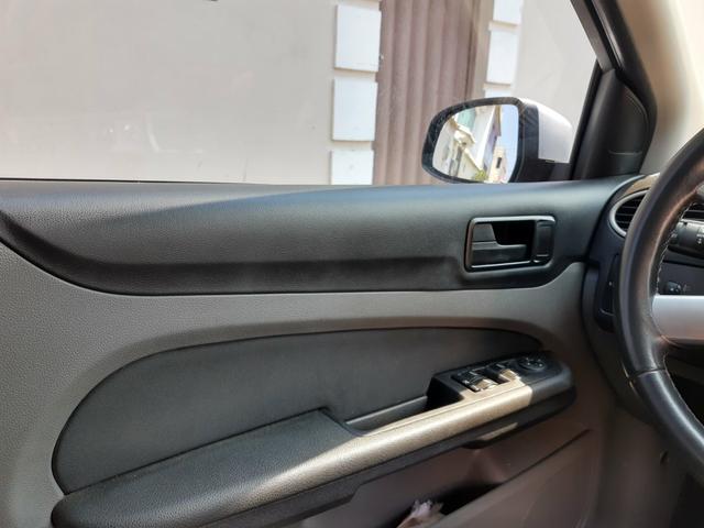 Ford Focus Sedan - Foto 4
