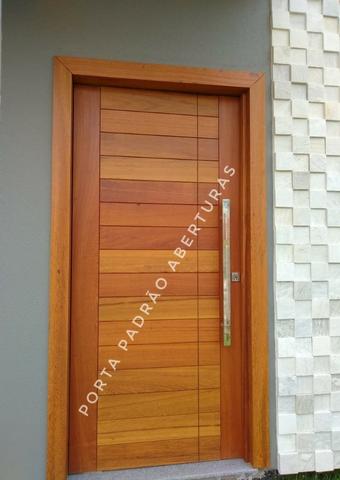 Porta Pivotante Maciça
