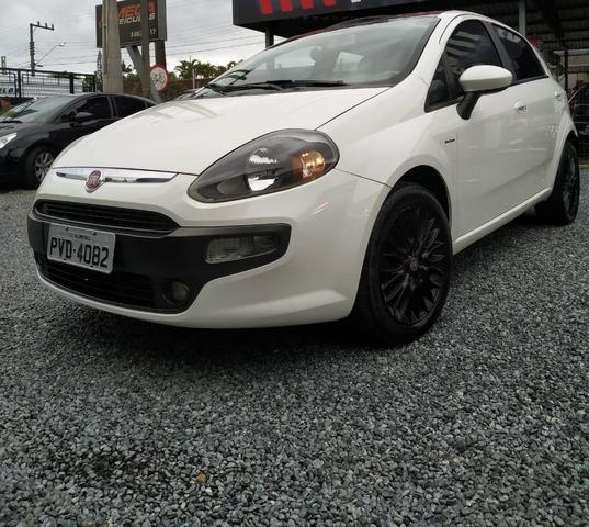 Fiat Punto conservado completo