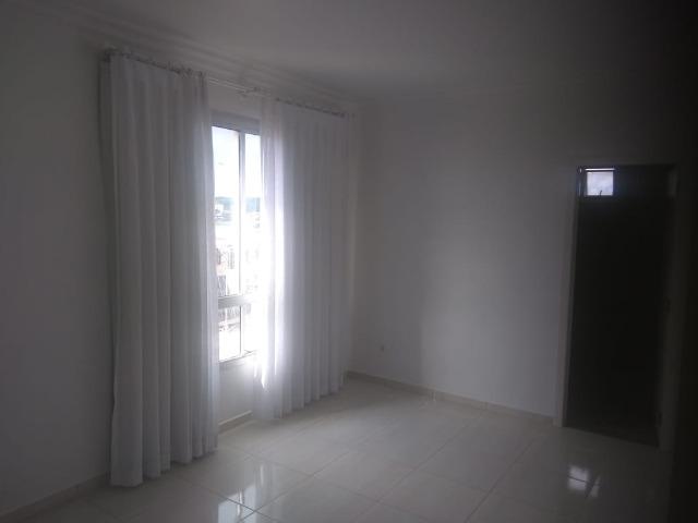 Aluga-se apartamento de 2 suítes na Av Soares Lopes - Foto 3