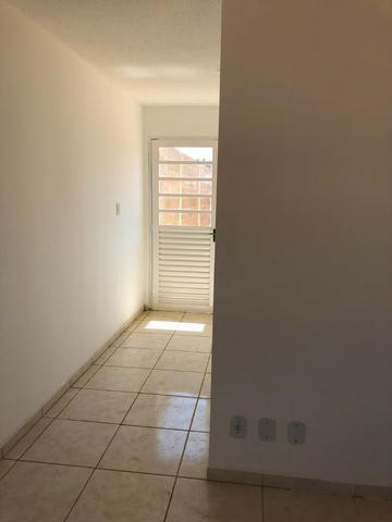 Alugo apt no primeiro andar em Valparaíso com quintal enorme, incluso condomínio - Foto 2