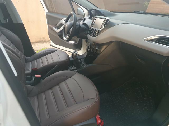 Peugeot 208 - Foto 6