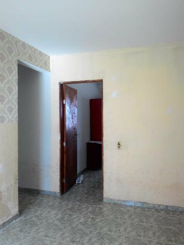 Vendo ótimo prédio com três apartamentos e uma casa de fundos - Foto 18
