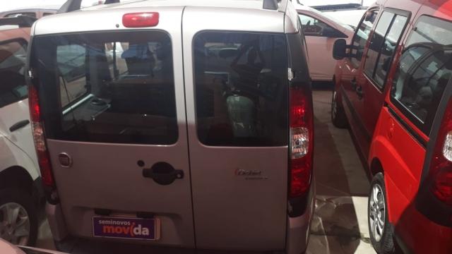 Fiat Doblò 1.8 Essence 7L (Flex) - Foto 4