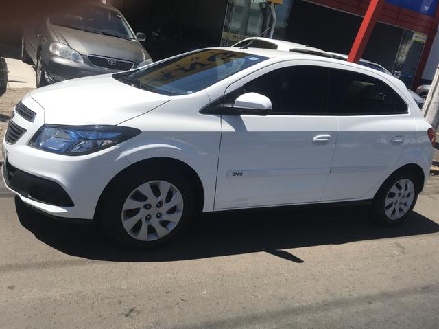 Onix 1.4 LT 2013 - Foto 2