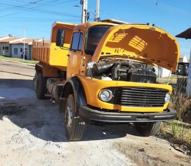 VENDO CAMINHÃO MERCEDES BENZ 1313 ** * * FAÇO PARCELAMENTO * * *