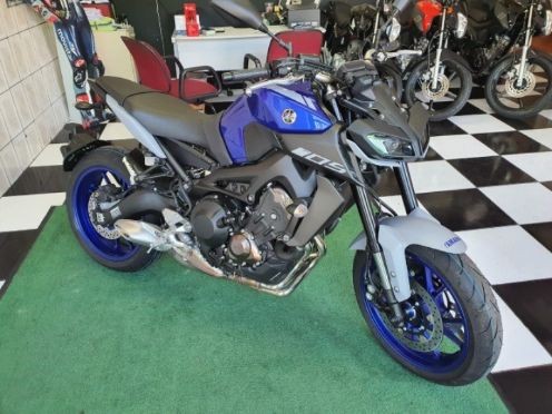 MT -09 YAMAHA