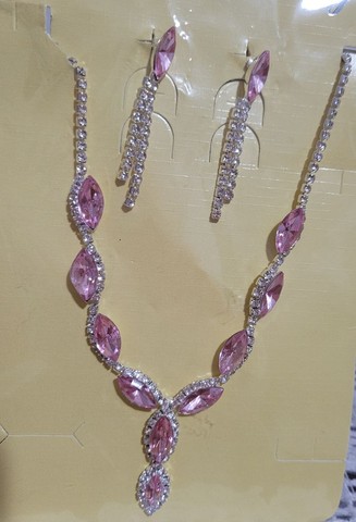 Colar strass com pedras nude bijuterias 