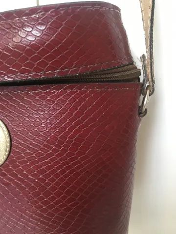 Belíssima bolsa em couro vinho - Foto 3