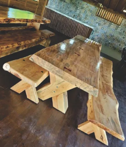 Mesa de Pinus c/ bancos