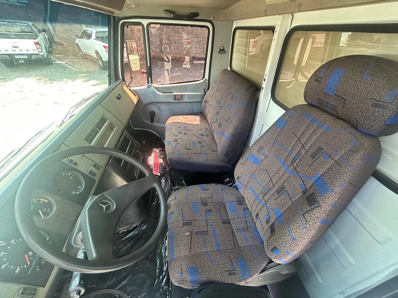 Mercedes 710 baú único dono - Foto 13