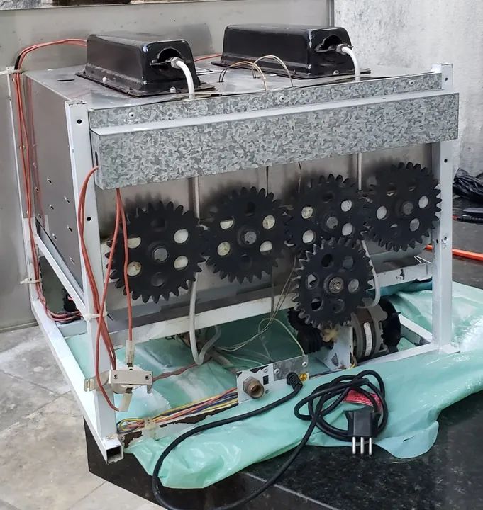 FoChurrasqueira elétrica rotativa completo semi-novo - Foto 2