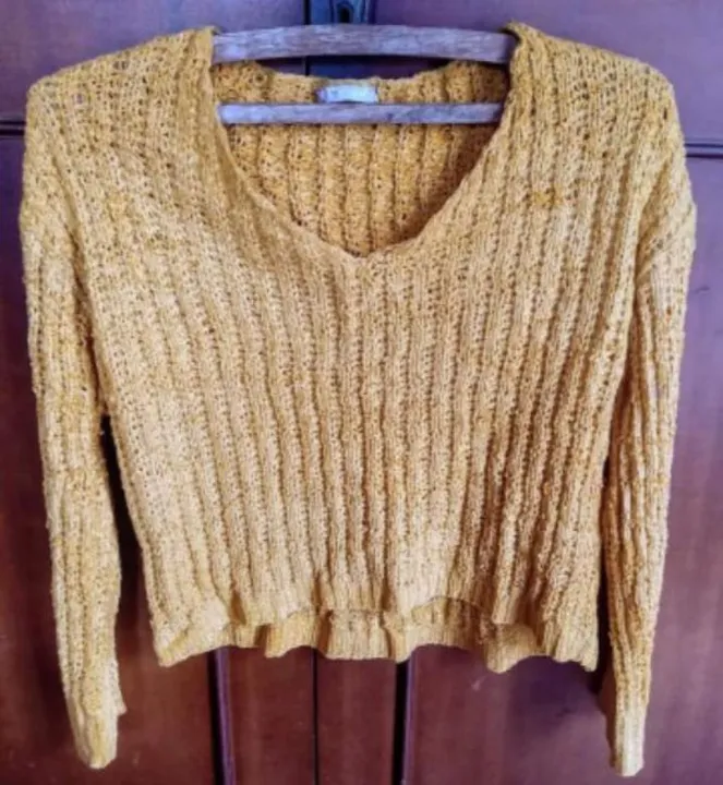 Suéter de Tricô Amarelo Feminino