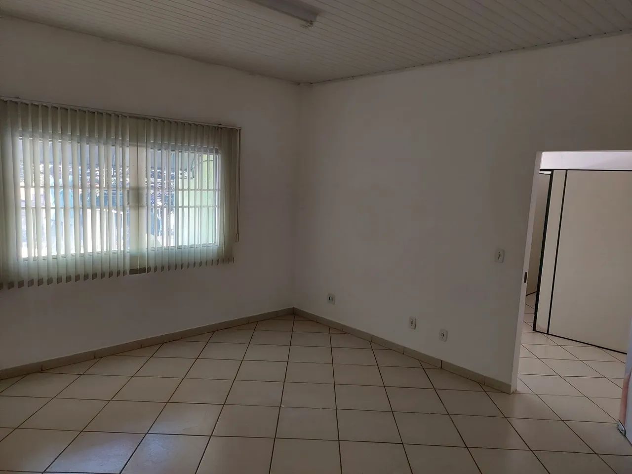 SALA COMERCIAL DUPLA NA PARTE DE CIMA FRENTE AO UPA SÃO BENEDITO  UBERABA  - Foto 9