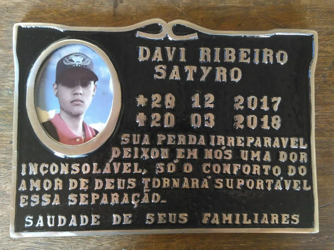 Placa fúnebre em alumínio 