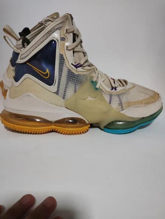 LeBron XIX / LeBron 19 - Foto 3