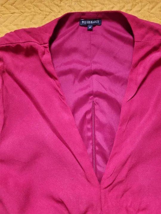Vestido Le Lis Blanc terracota com Decote V e Detalhe de N ó - Foto 4