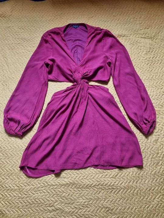 Vestido Le Lis Blanc terracota com Decote V e Detalhe de Nó