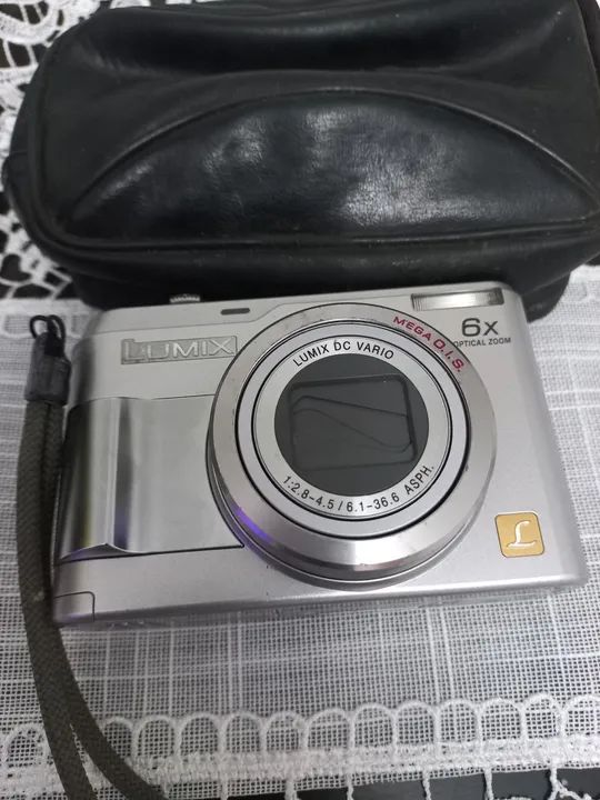 Camera digital Lumix Panasonic funciona a pilha 