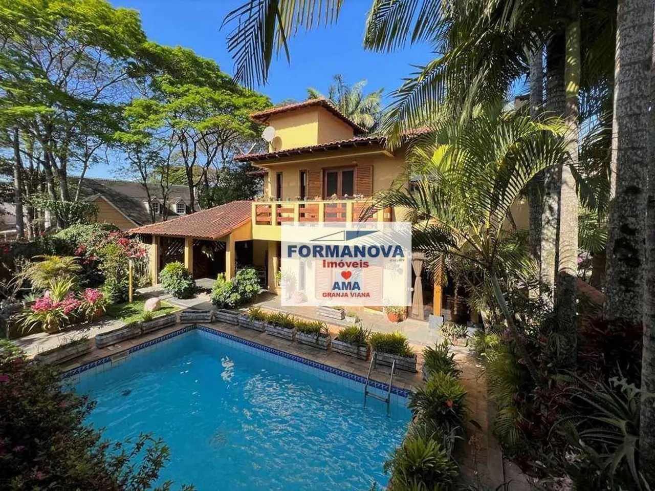 São Paulo II - Casa com 4 Quartos à venda em um dos melhores Condomínios da Granja Viana