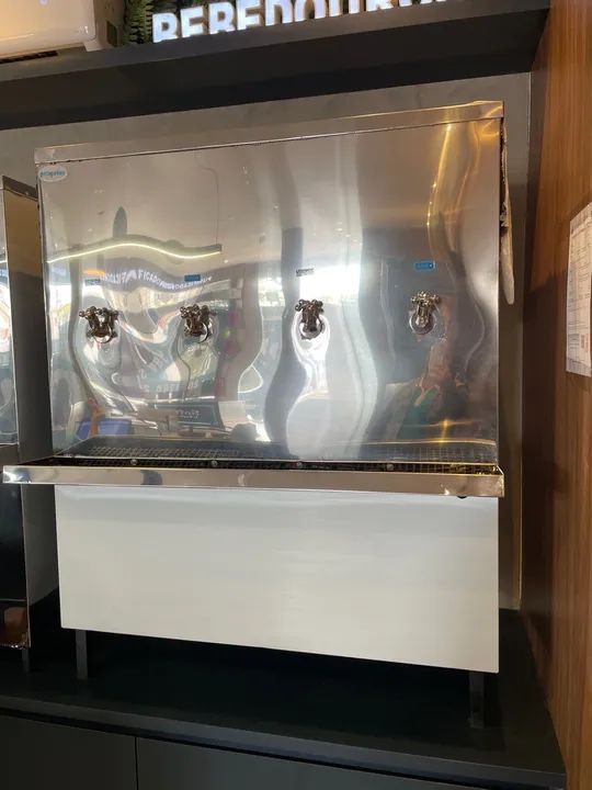 Bebedouro Progelar 200 litros 