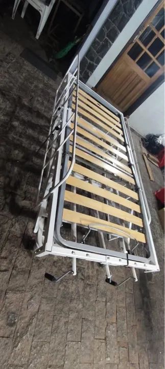 Cama Hospitalar Manual com Rodízios - Foto 2