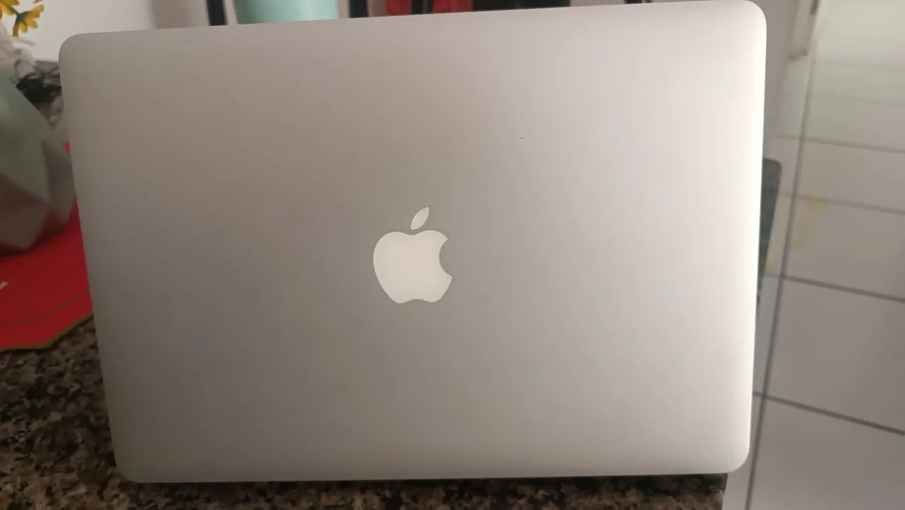 MacBook Air 13 muito novo