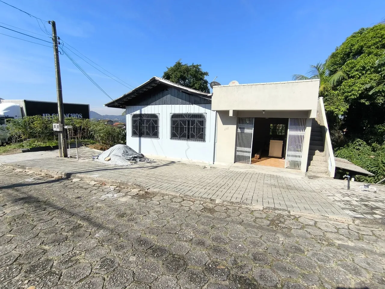Aluga-se Casa com 02 Quartos - Bairro Fortaleza