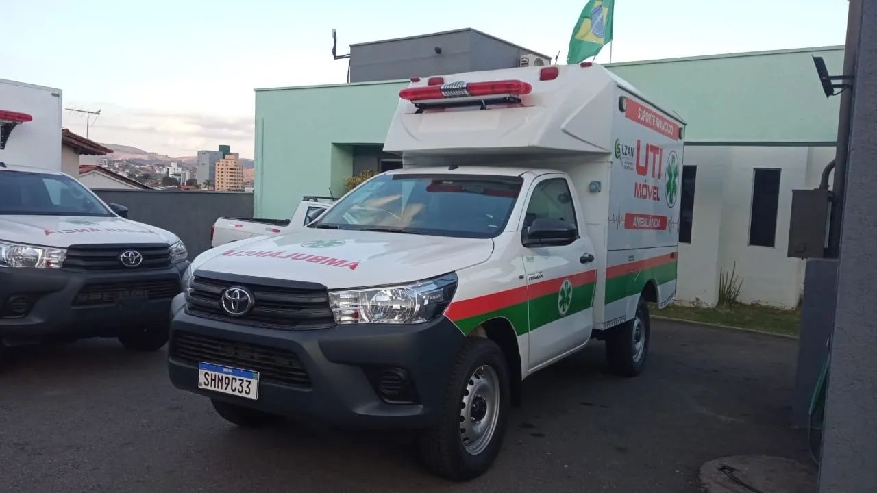 Ambulância Hilux 