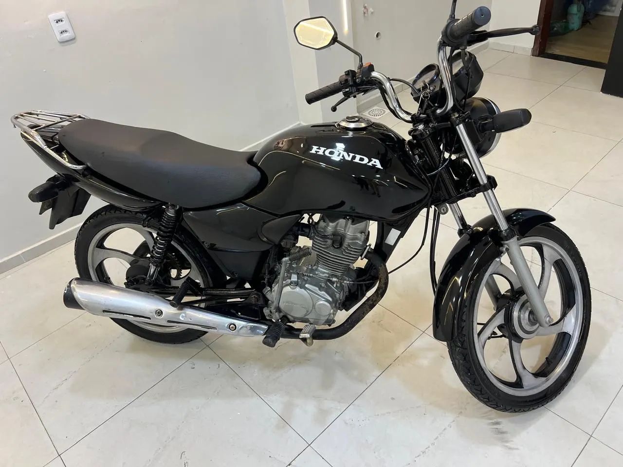Fan 125 ano 2007 com roda Liga leve pedal
