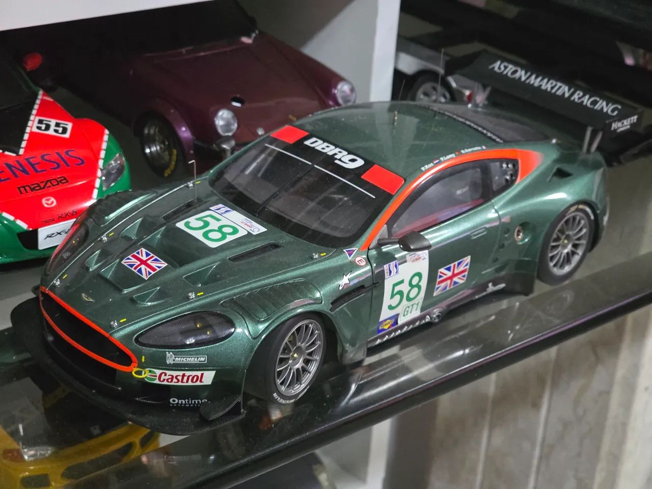 Miniatura 1:18 autoart aston martin dbr9 - Hobbies e coleções