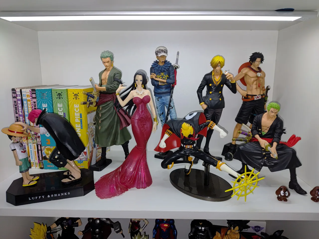 Coleção de Action Figures One Piece Incrível
