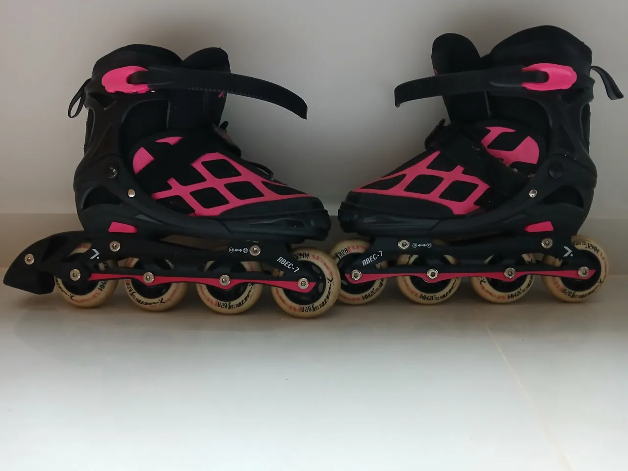 Patins Inline Ajustáveis - Rosa e Preto