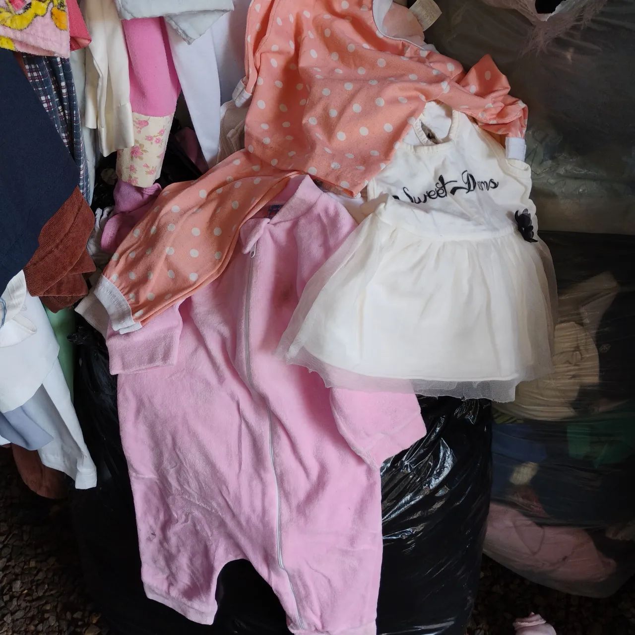 Lote roupas bebê 0 a 2 anos. 500 peças por 450 reais - Foto 2