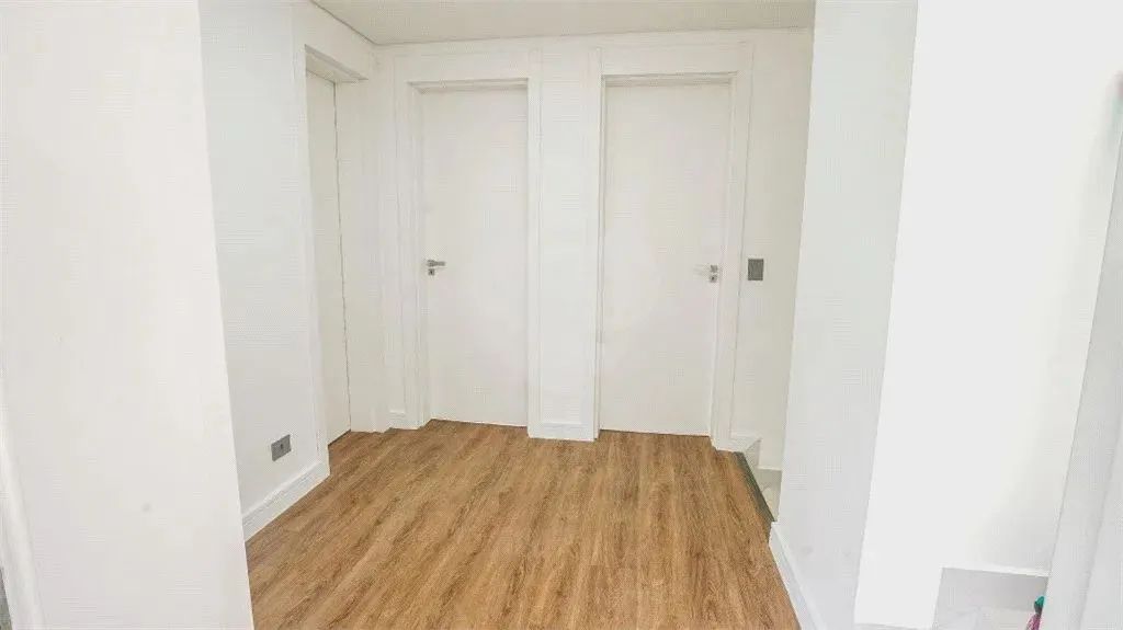 Sobrado para venda possui 190 metros quadrados com 4 quartos em Santa Cândida - Curitiba - - Foto 4