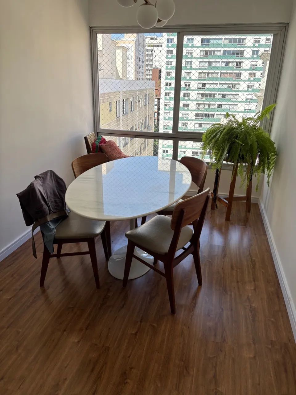 Mesa sarrinen 1,60X0,90 oval mármore branco extra  - Foto 4