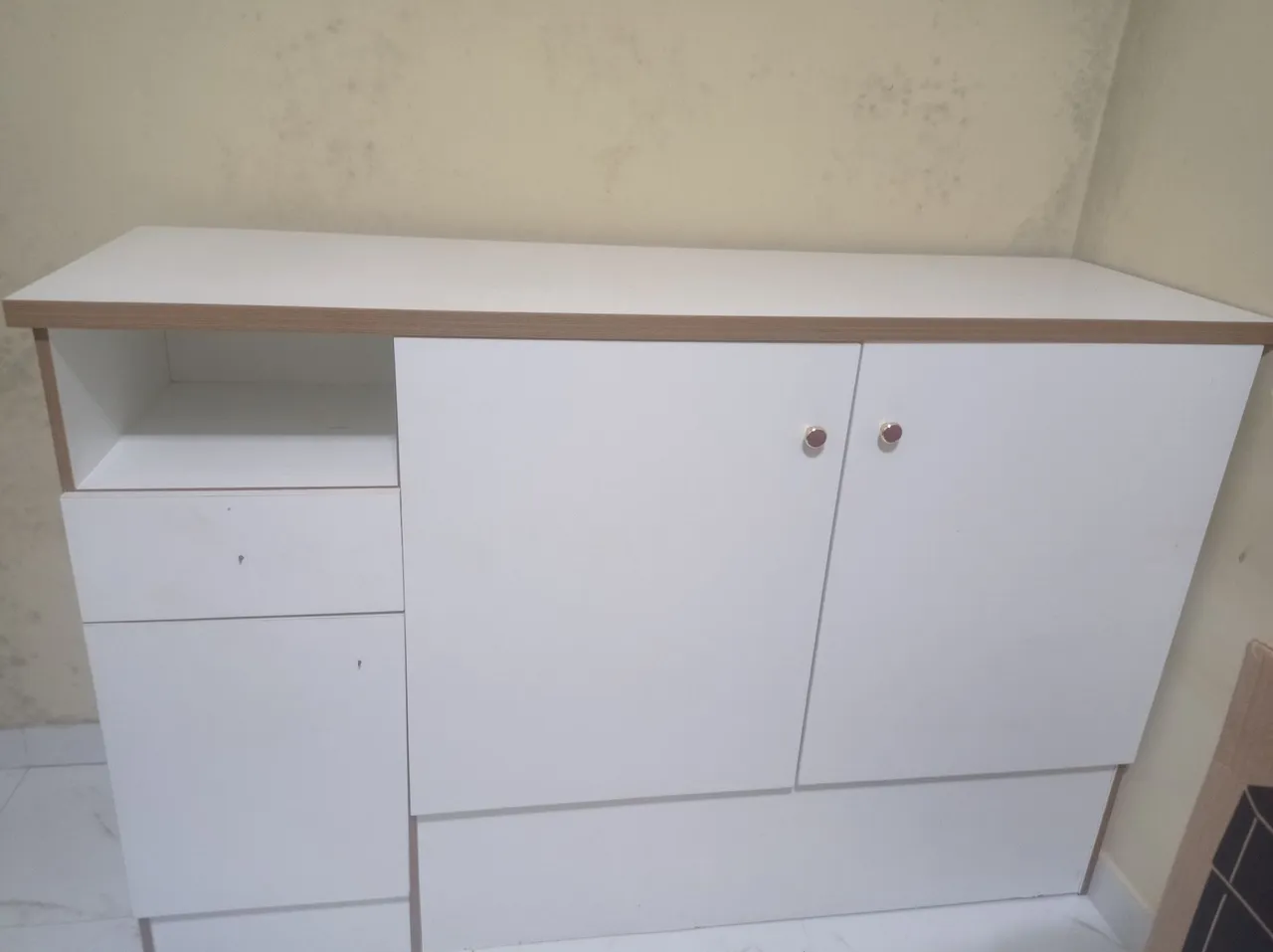 Balcão Expositor Branco com Gavetas e Prateleira
