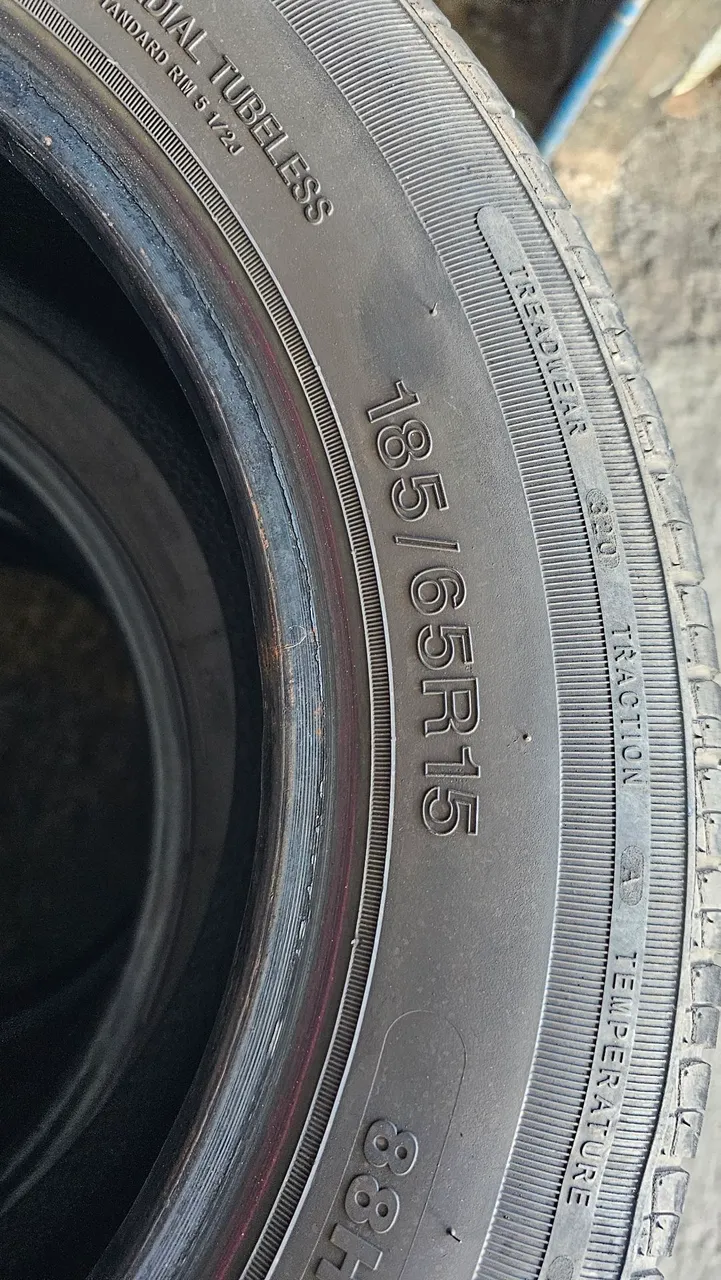 Pneu 185/65R15