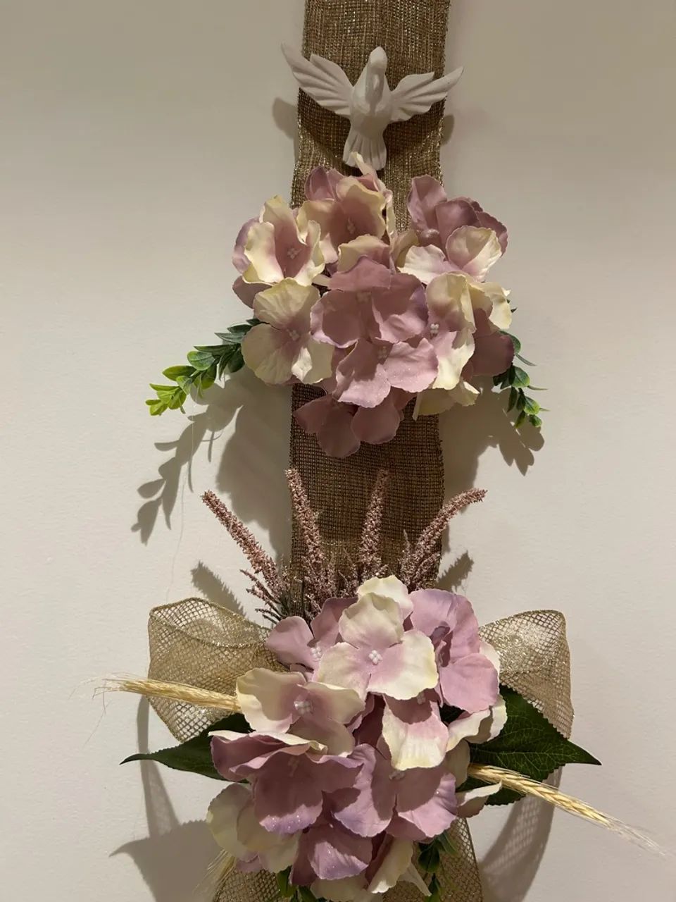 Guirlanda de Fita dupla para porta com flores artificiais - Foto 3