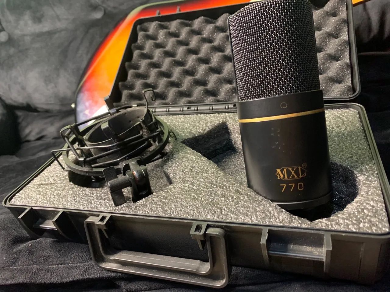 Microfone MXL 770 condensador. 