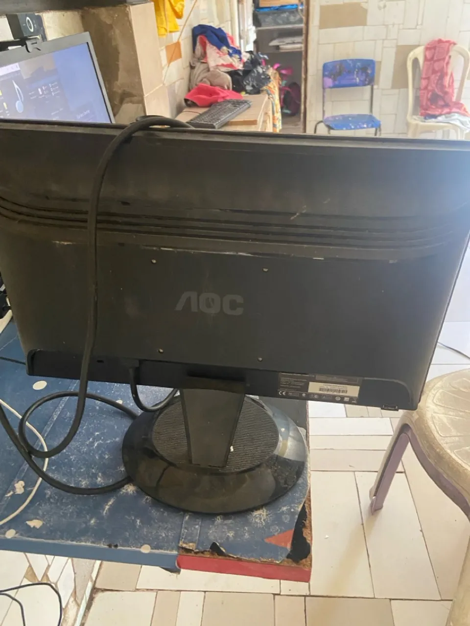 Monitor AOC