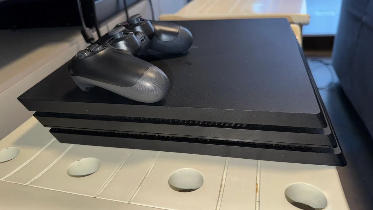 PLAYSTATION 4 PRO 1TB + JOGOS + 1 CONTROLE - Foto 6