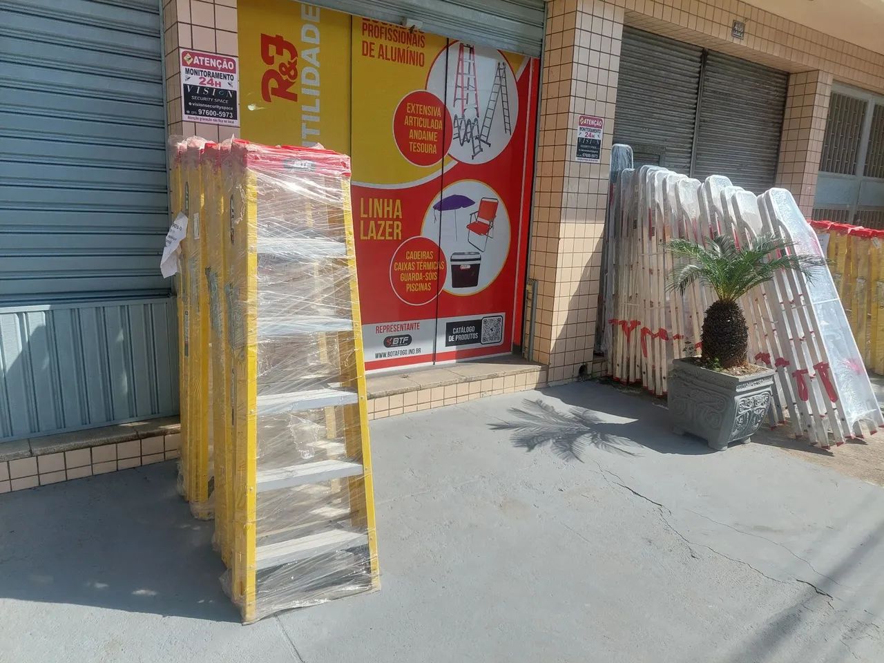 Escadas de Fibra Tesoura Prática BTF - 5 Degraus + Topo Multuso - Foto 2