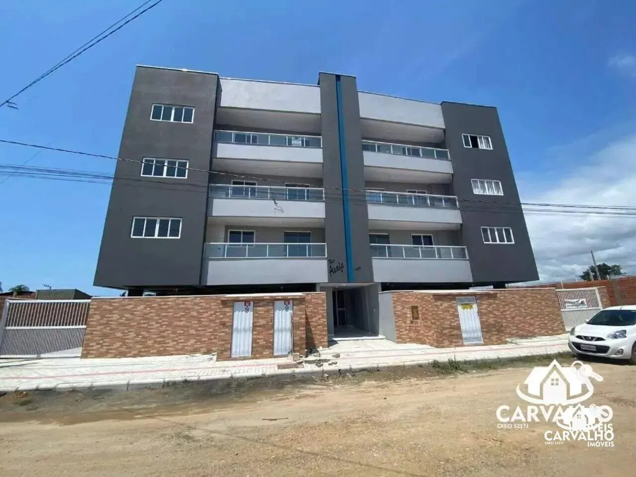 Apartamento com 2 Dormitórios e Sacada com Churrasqueira Locação Anual em Barra Velha