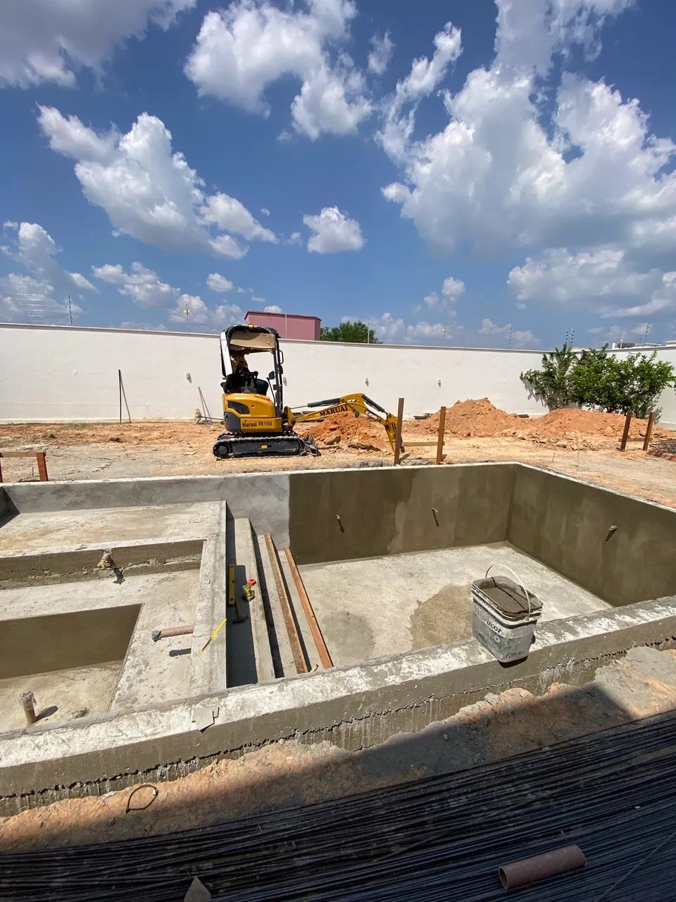 Mini escavadeira = maxima eficiência - Foto 2