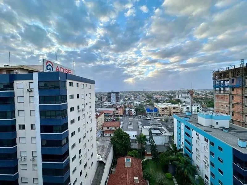 APARTAMENTO COM SACADA SEPARADA NO CENTRO DA CIDADE - Foto 3